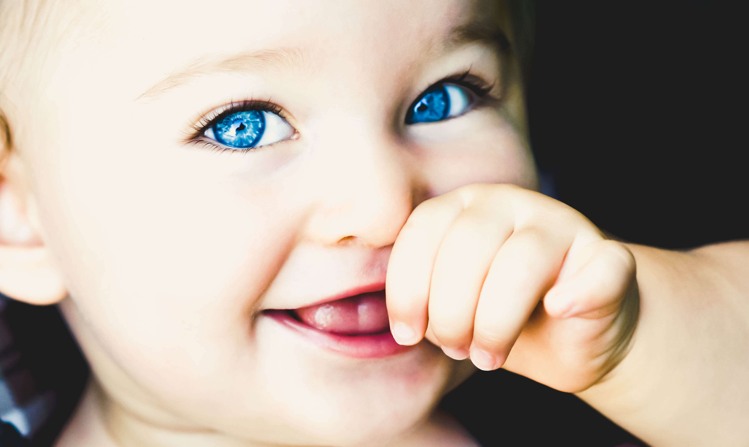 शिशु की आंखों का भेंगापन कब तक बना रहेगा - Strabismus in children